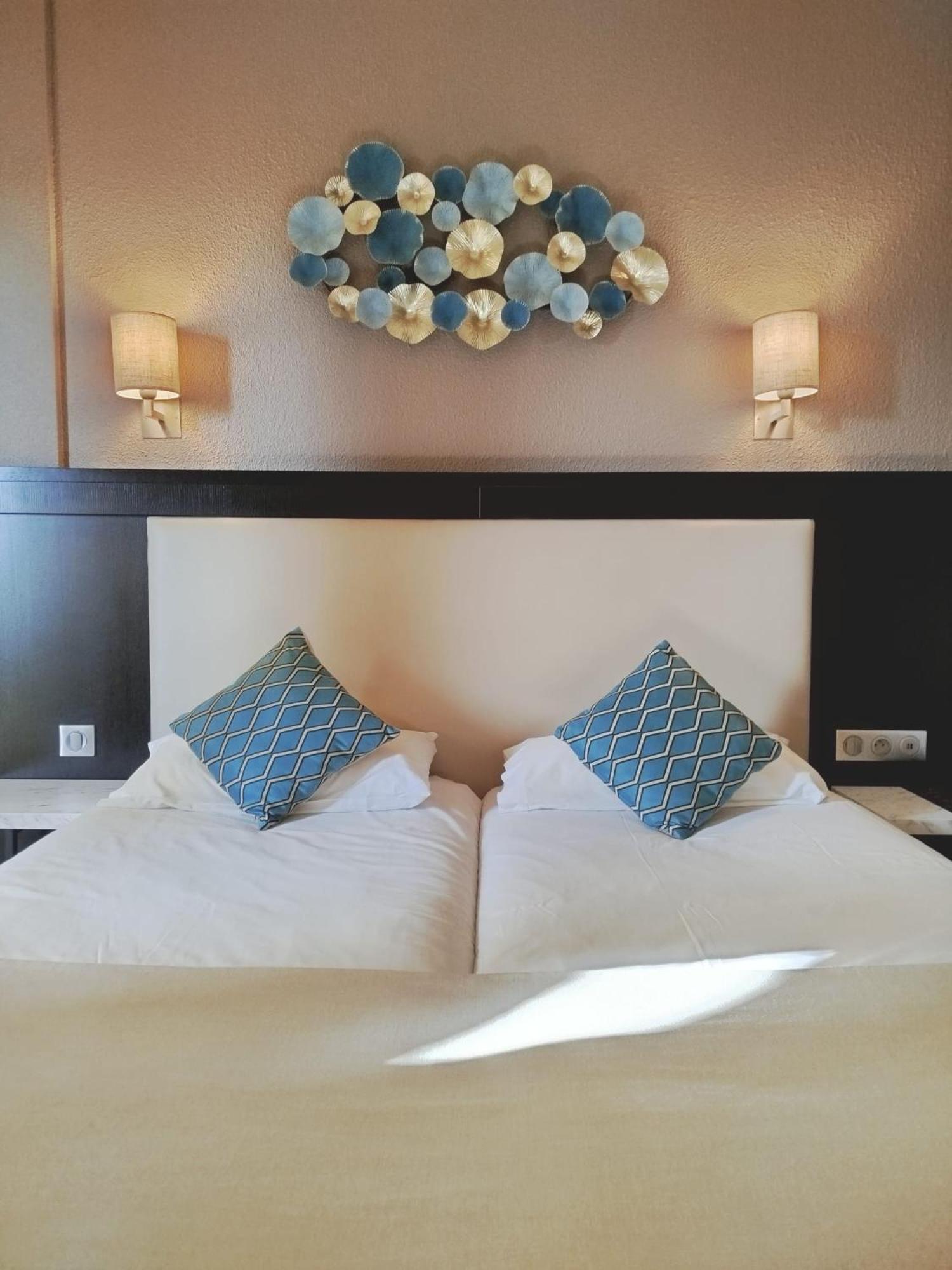 Le Collier Hotel